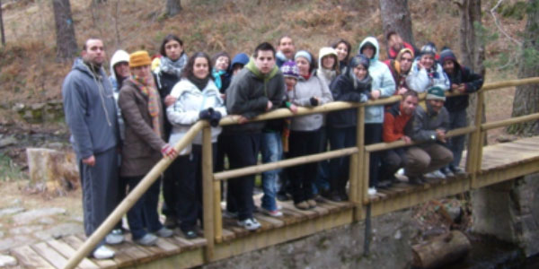 Grupo en un puente